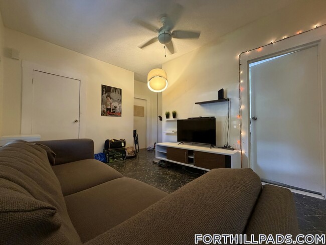 Photo - 247 Roxbury St Unit 1