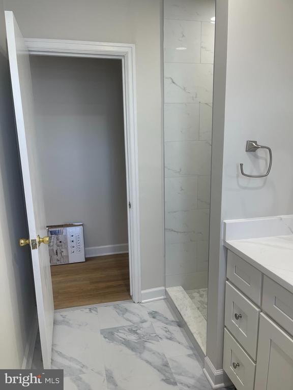 949UNIT Bridgeboro St Rental House Rental in Delran, NJ