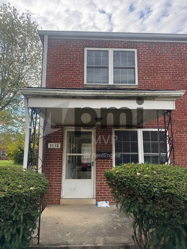 Photo - 2135 Ridgeview Rd