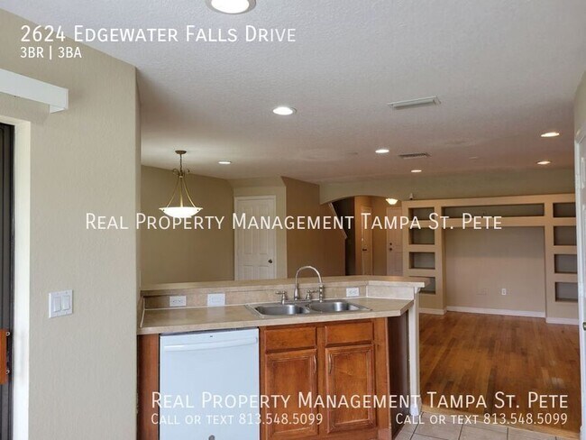 Photo - 2624 Edgewater Falls Dr