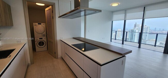 Photo - 1000 Brickell Plaza Unidad PH5705
