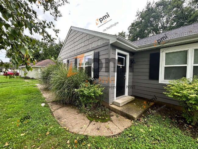 Photo - 2908 Oakdale Ave