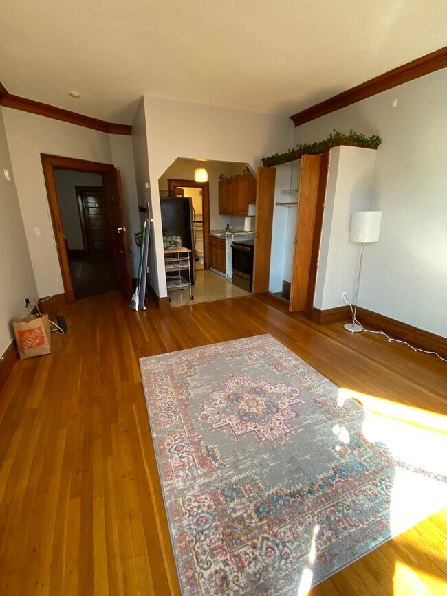 Photo - 854 Beacon St