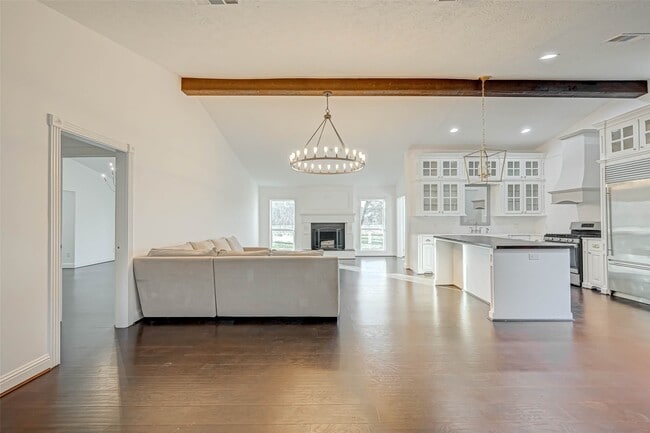 Photo - 520 E Castle Harbour Dr