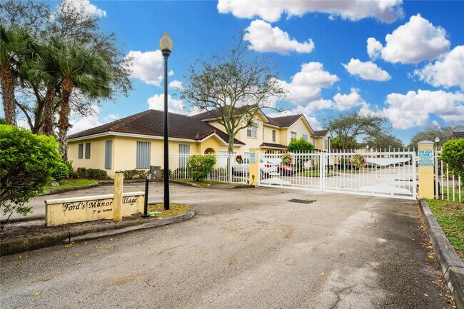 Building Photo - 1241 NW 27th Ave