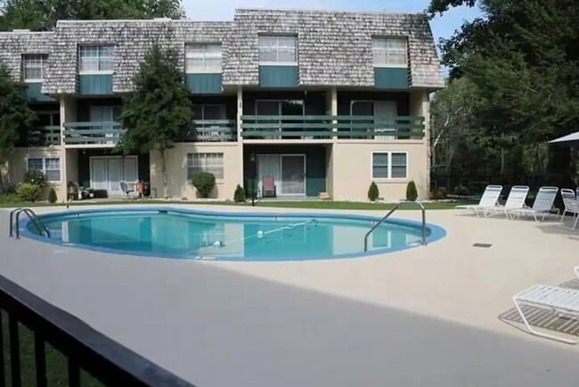 Building Photo - LOVE POOL LIFE?