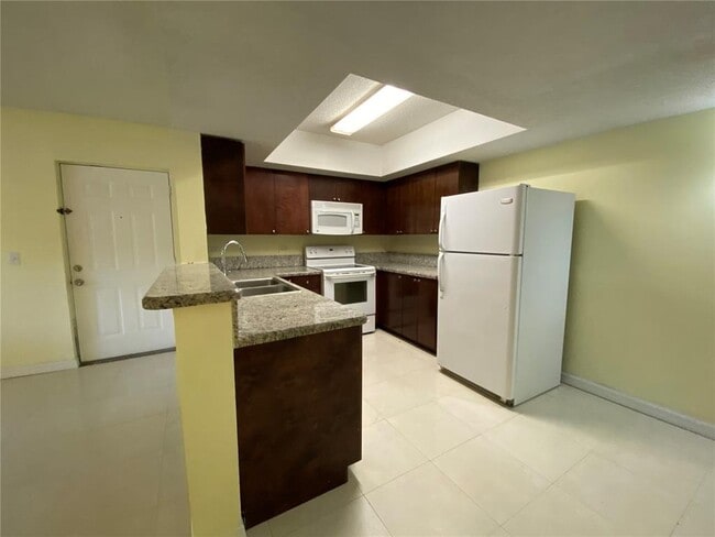 Building Photo - 3670 N 56th Ave Unit 705