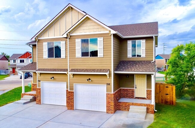 Photo - 708 S Deer Hvn St House
