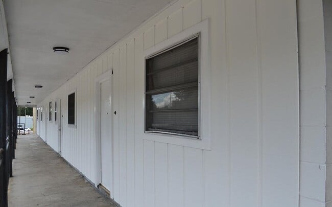 Building Photo - 321 Bellot St Unit 321 Bellot Street B