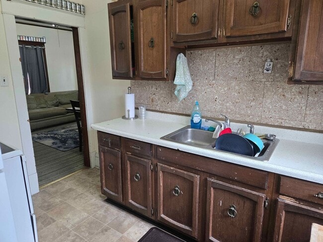 Photo - 1602 8th St E