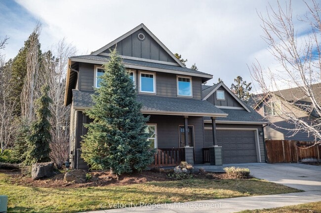 Building Photo - Craftsman NE Bend Home!