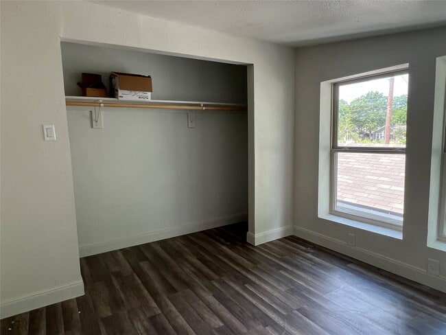 Photo - 201 Eastwood St Unit 6