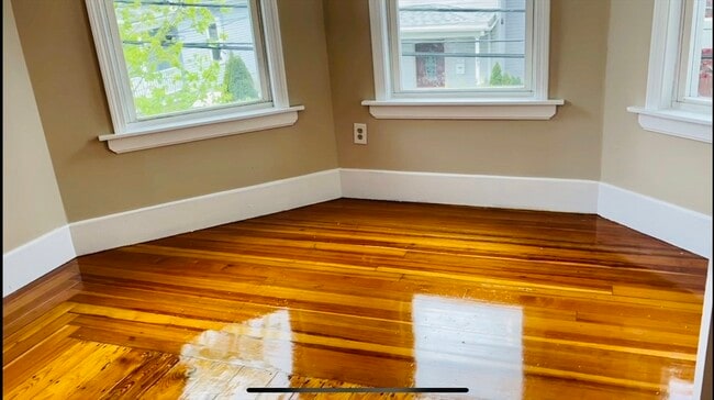 Building Photo - 277 Chestnut St Unit 2