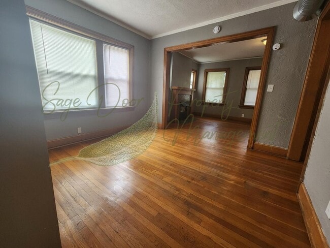 Photo - ORIGINAL HARDWOOD FLOORS! 1/2 MONTH OF FRE...