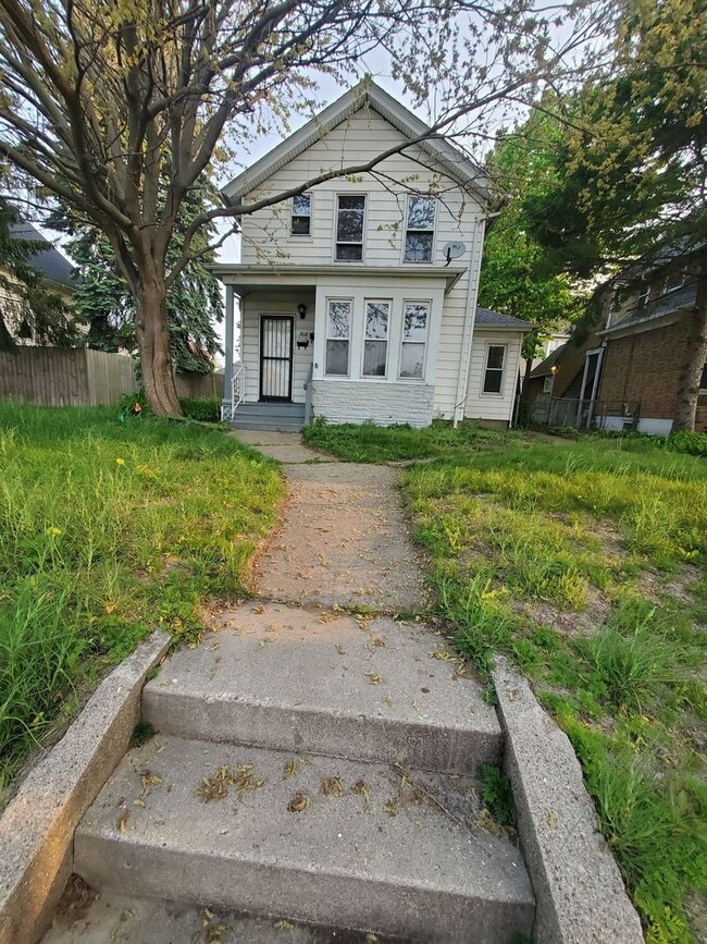 Building Photo - 1806 63rd St Rental