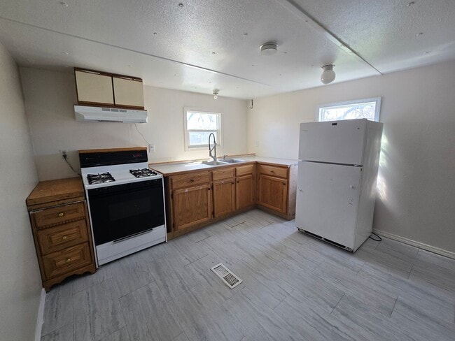 Photo - 2 bed, 1 bath Trailer House