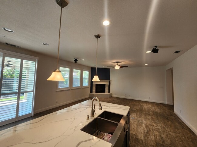 Photo - 1160 Brighton Way