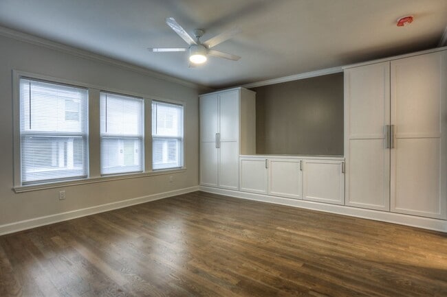 Photo - 1341 Cortlandt St