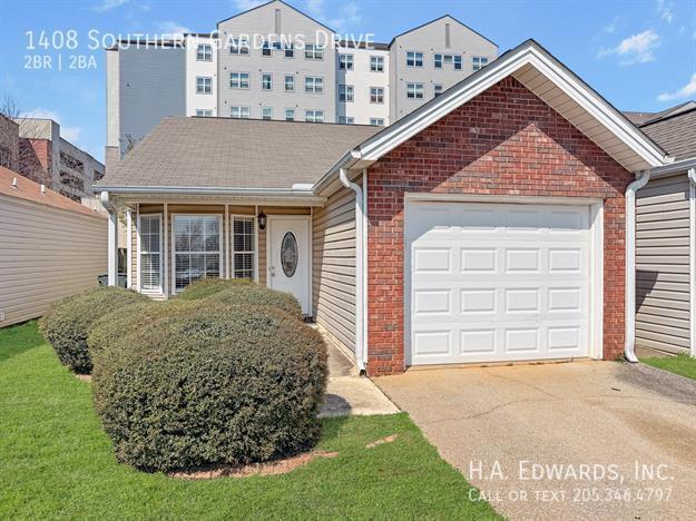 Building Photo - 1408 Southern Gardens Dr