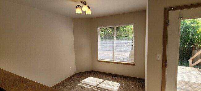 Photo - 2814 Queen St Unit 2814