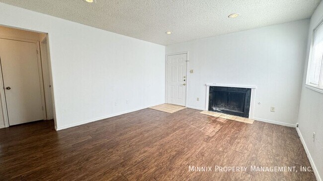 Photo - 8208 Vernon Ave Unidad B