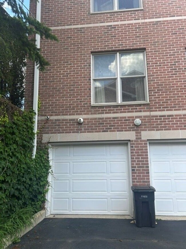 Photo - Beautiful 3 bedroom townhome in Harbor Park! More Photos Coming Soon