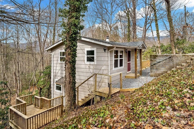 Building Photo - 228 Barrett Rd Rental