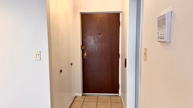 Photo - 835 Judson Ave