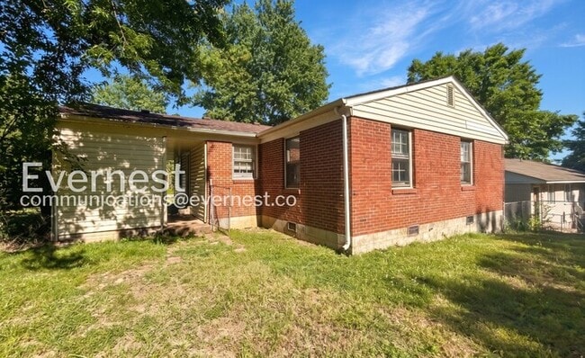Building Photo - 3-Bed/1-Bath Rental with Fenced Yard/ Available Now!
