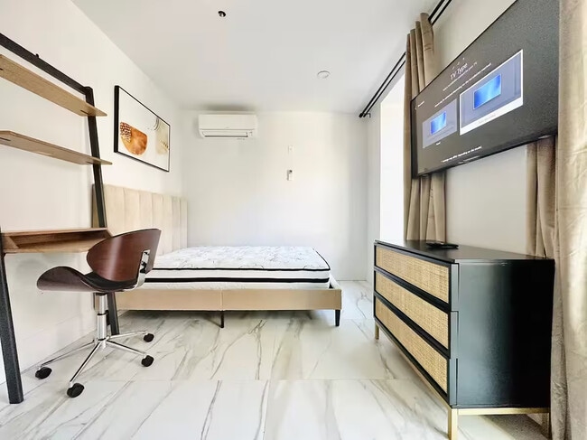 Photo - Furnished room/NOT APARTMENT Unit 1C
