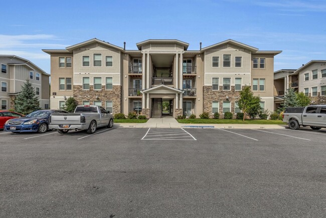 Ranch Landing Condo - Half off 1st month's... - Ranch Landing Condo - Half off 1st month's... Unit #G301