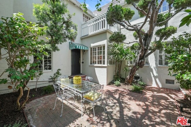 Photo - 9677 Charleville Blvd