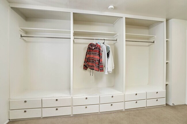 Photo - Bountiful Court Apartments