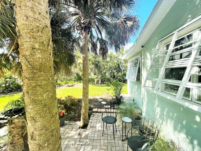 Photo - Seasonal Short-term Single-Family Home Close to Casey Key Beach!