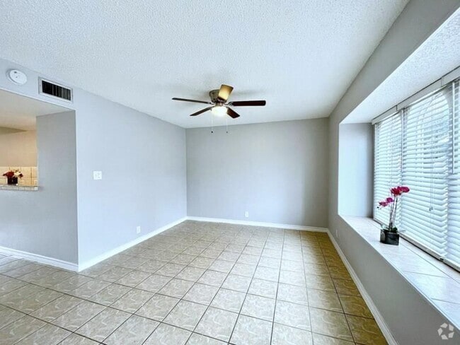 Building Photo - 11002 Hammerly Blvd Unit 202 Rental