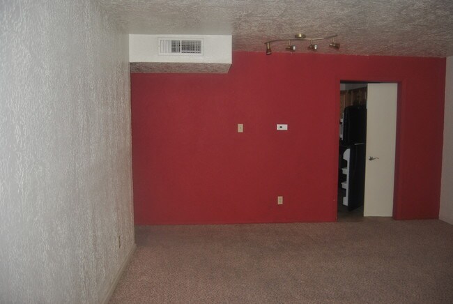 4433 N Stanton St Unit 1
