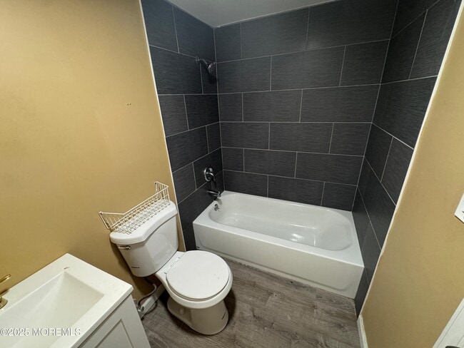 Photo - 724 Cortlandt St Unit 5