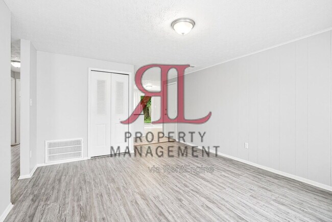 Photo - 771 Redford Ave