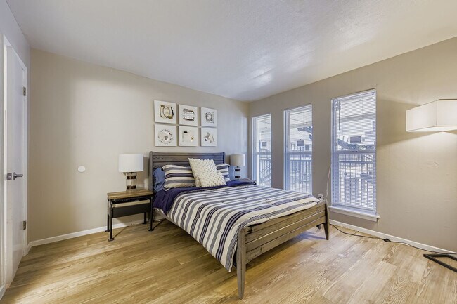 Photo - Paddock on Park Row