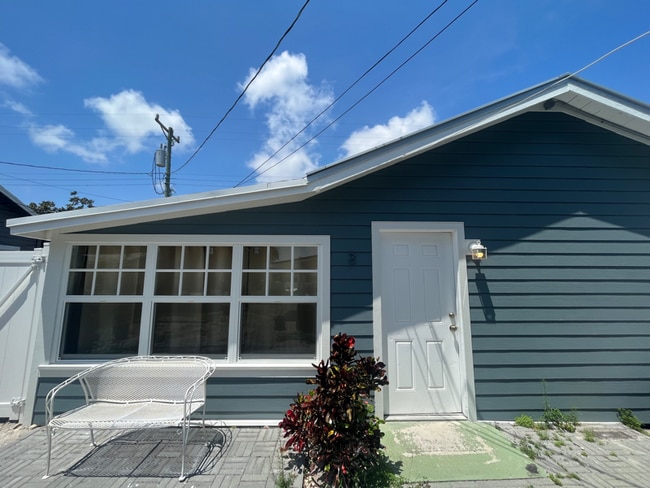 307 S J St