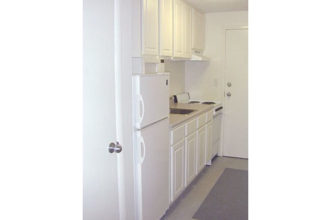 Photo - 1025 James St