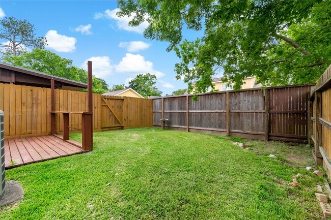Photo - 542 Birdsong Dr