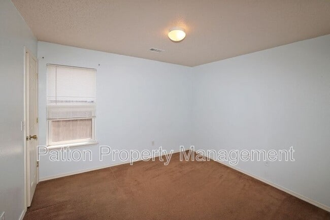 Photo - 1025 Ketler St