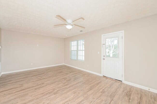 Photo - 3915 Waldrop Ln