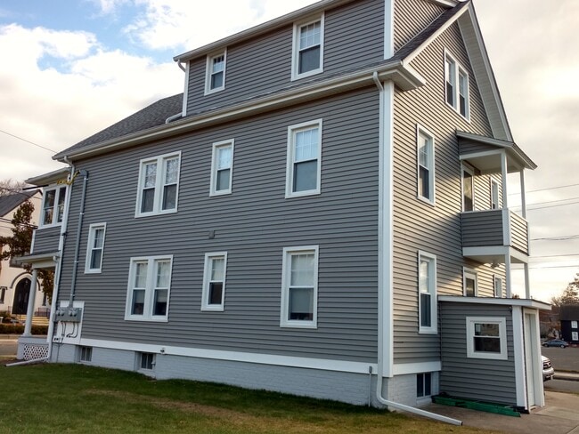 Photo - 134 N Orchard St Unit 1st.  flr