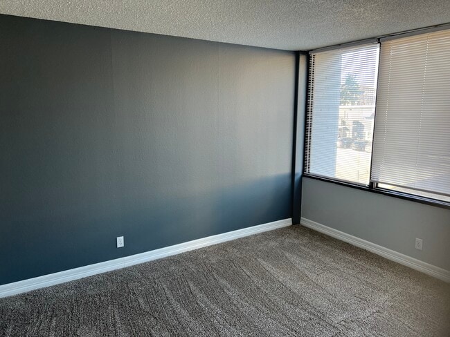 Photo - 450 West 7th Street Unit 410