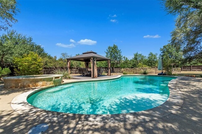 Photo - 140 Oak Plaza Dr