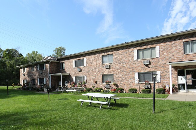 Oakwood Manor Apartments