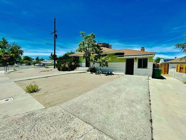 Building Photo - 701 Claremont Cir Rental
