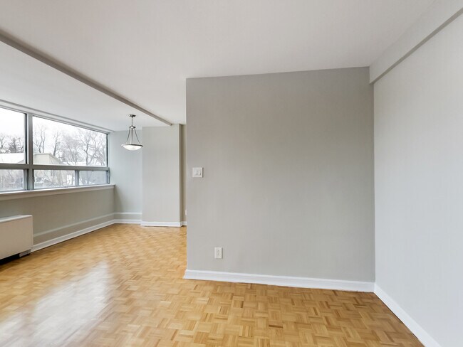 630 Roselawn Apartments